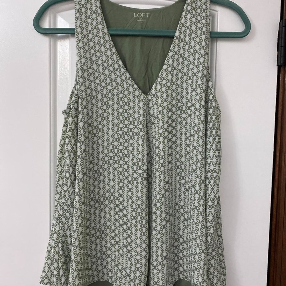 Beautiful Women's Loft Tank Size Small